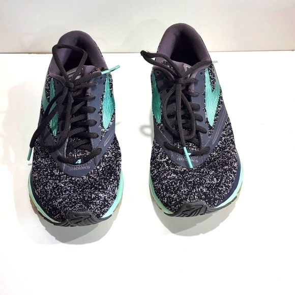 Brooks Launch 4 - Picture 1 of 9